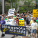 Foto: Atheists at the Twin Cities Pride Parade 2011. Flickr Fibonacci Blue. Via Wikipedia ( Creative Commons Attribution 2.0 Generic)