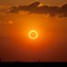 Eclipse solar anular, ou "anel de fogo" (Créditos da imagem: Wikimedia Commons).