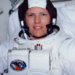 Kathy Sullivan a bordo do Space Shuttle Discovery em abril de 1990. Foto: Space Frontiers