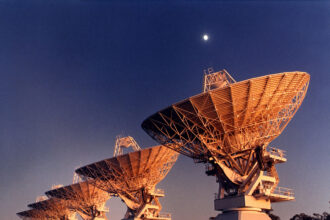 CSIRO ScienceImage 3881 Five Antennas at Narrabri restoration1