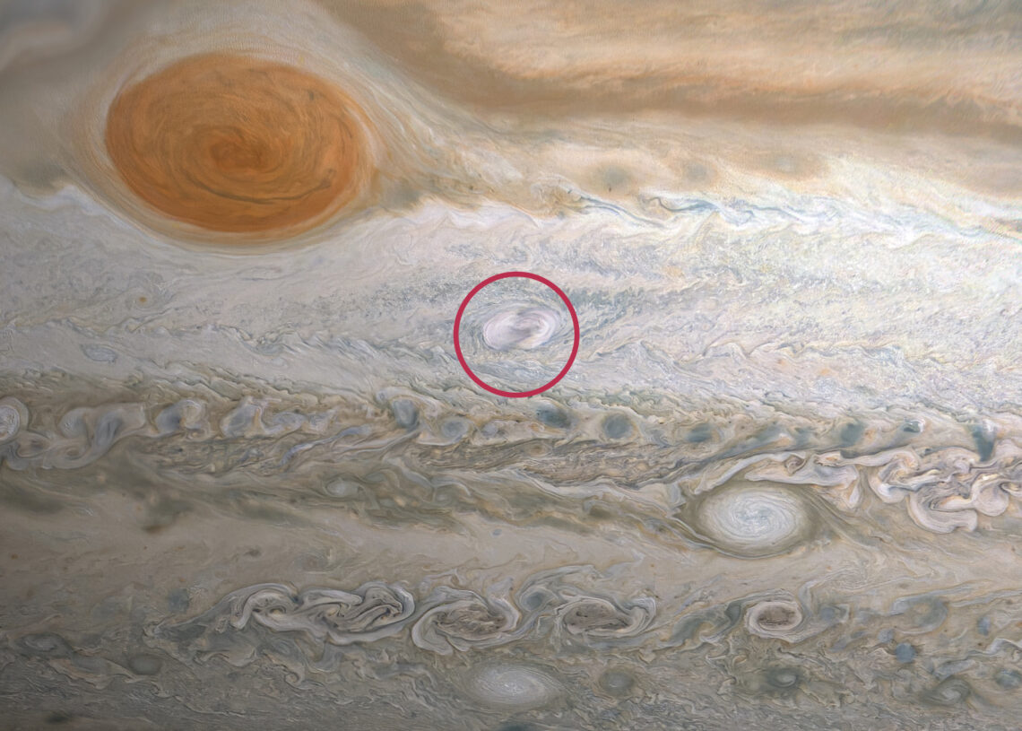 O 'Clyde's Spot', circulado em vermelho. (Créditos da imagem: NASA)
