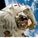 cosmonauta no espaço