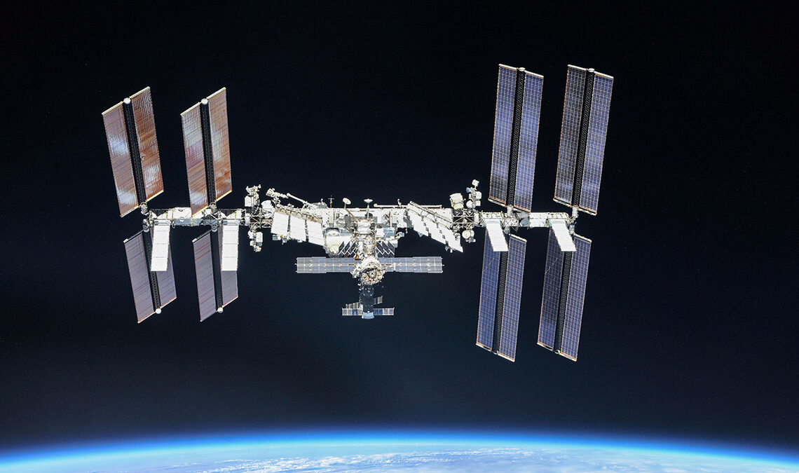 lixo espacial quase atingiu a ISS