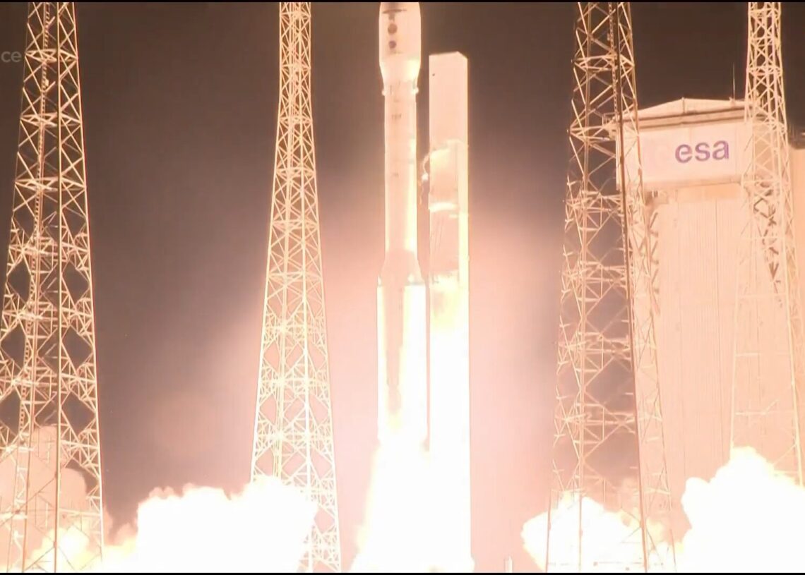 Momento em que o Vega decola, no dia 16 de novembro de 2020. (Arianespace).