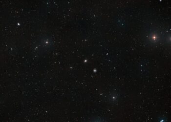 (ESA / Hubble, NASA, Digitized Sky Survey 2 / Davide de Martin).