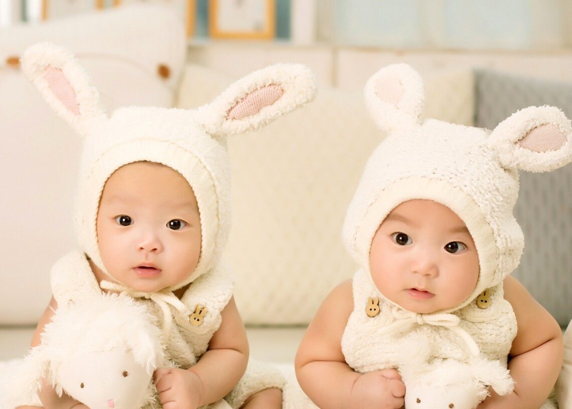 Novas pesquisas mostram que gêmeos idênticos na verdade não são clones perfeitos um do outro, geneticamente. 
 Imagem: Pixabay