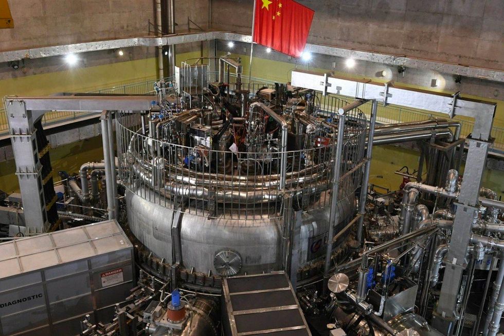 Cientistas chineses acabam de quebrar o recorde de funcionamento do reator EAST de fusão nuclear. Imagem: XINHUA/CHINESE ACADEMY OF SCIENCES