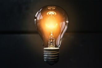 Quem inventou a lâmpada
