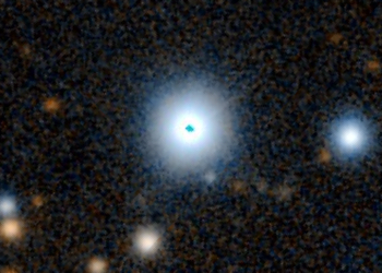 2MASS 19281982-2640123, a estrela com temperatura, raio e luminosidade semelhante ao Sol encontrada na região do sinal Wow!, com base em dados do Gaia Archive. Imagem: PanSTARRS/DR1