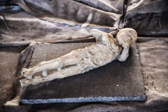 corpos petrificados de Pompeia