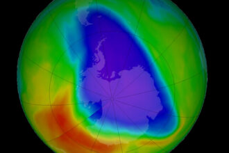 Mapa de calor ilustrando as recentes concentrações de ozônio na Antártida