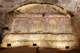 capa mosaico colorido em Roma