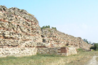 Ruína de antiga fortaleza romana