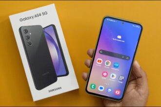 Samsung Galaxy A54 5G recém-retirado da caixa