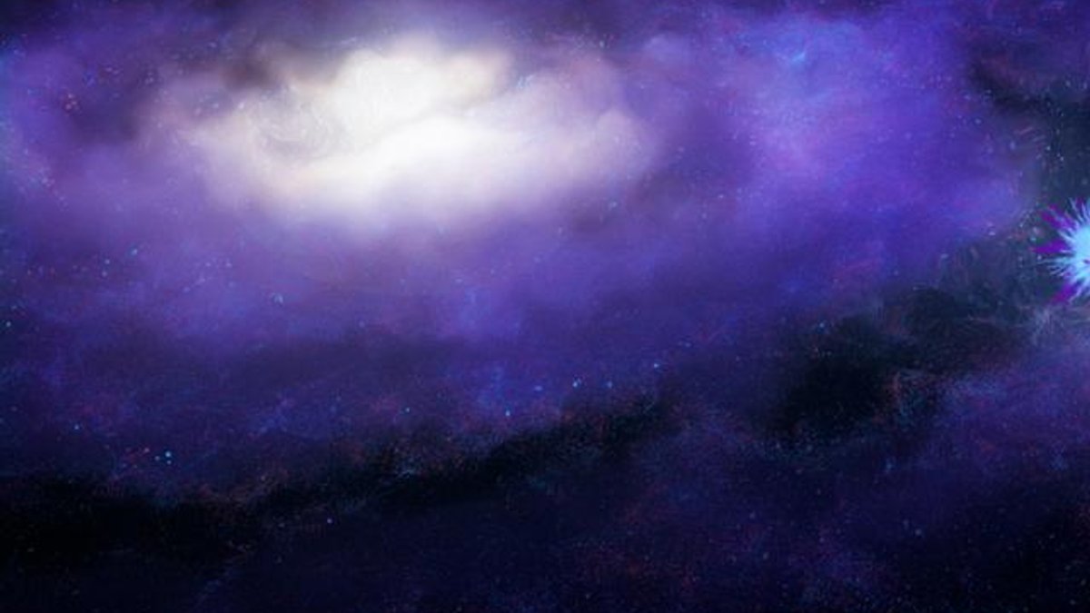Céu estrelado em tons roxos com nuvem brilhante no alto à esquerda, faixas escuras de poeira e um clarão branco à direita.